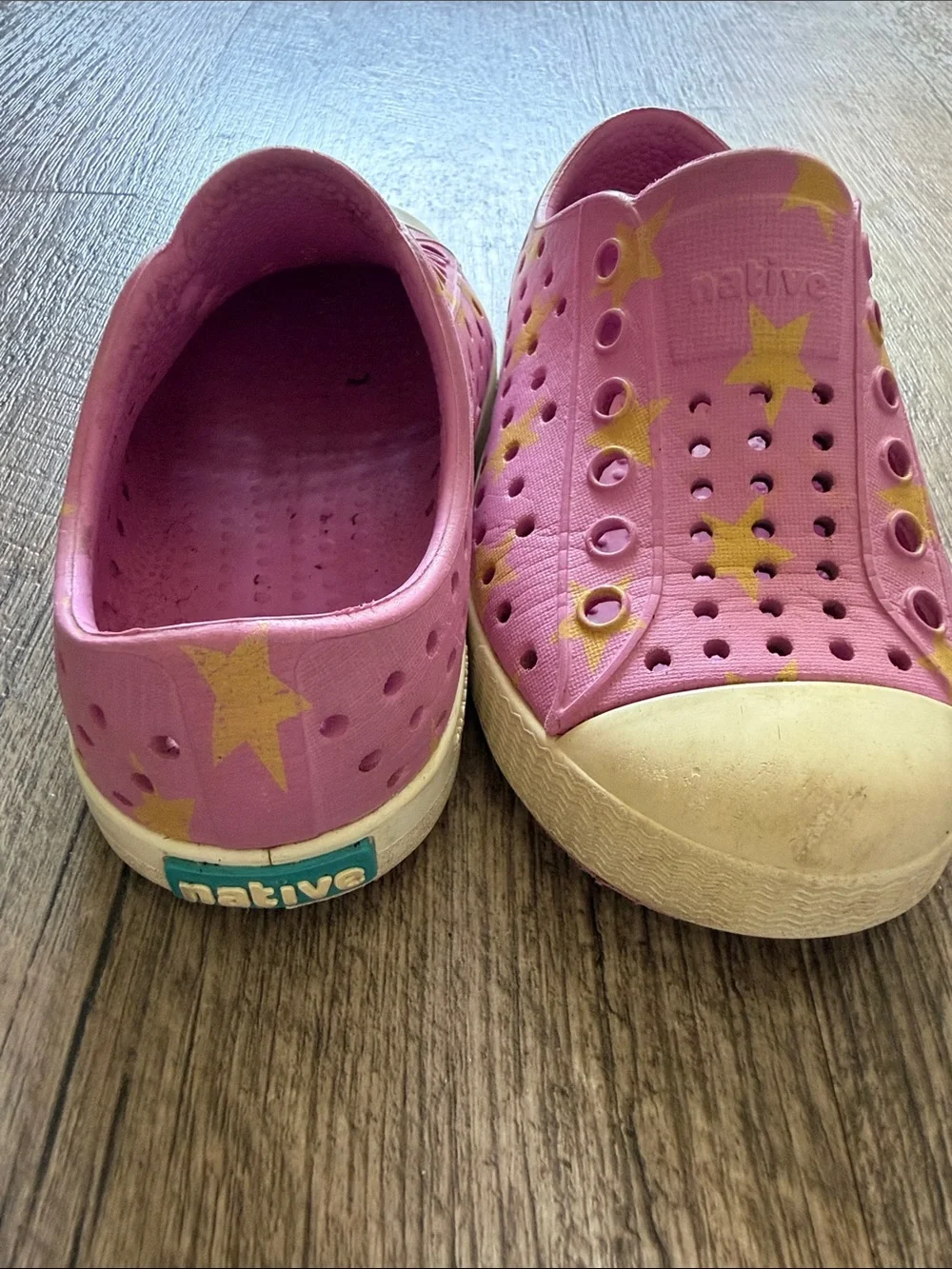 Native Jefferson Girl Shoe Sugarlite Slip on SZ C7 Waterberry Pink Yellow Stars
